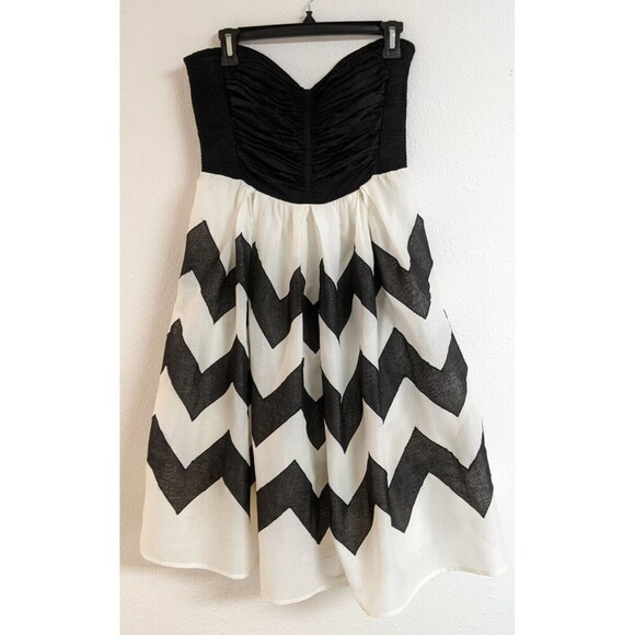 Anthropologie Dresses & Skirts - Anthropologie Leifnotes Black/White "Cherie" Chevron Strapless Party Dress SZ 10